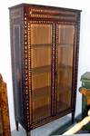 armoire and vitrin